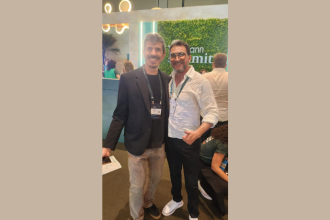 Ciro Antonio Taques apresenta os protocolos mais recentes para proteger idosos e imunossuprimidos da influenza.