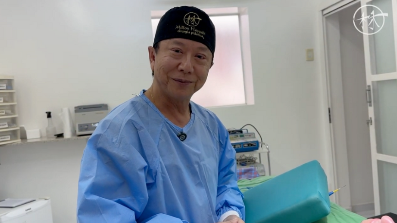 O contorno labial ajuda a corrigir assimetrias e valorizar o sorriso com precisão estética, comenta Milton Seigi Hayashi.