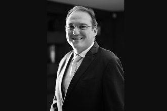 Recuperação judicial: O que acontece com os contratos em andamento? Confira com Rodrigo Gonçalves Pimentel e saiba como a lei trata essas relações. Texto de Rodrigo Gonçalves Pimentel.
